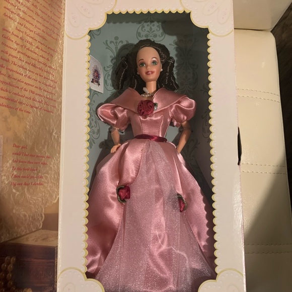 NIB Sweet Valentine Barbie - Picture 4 of 9